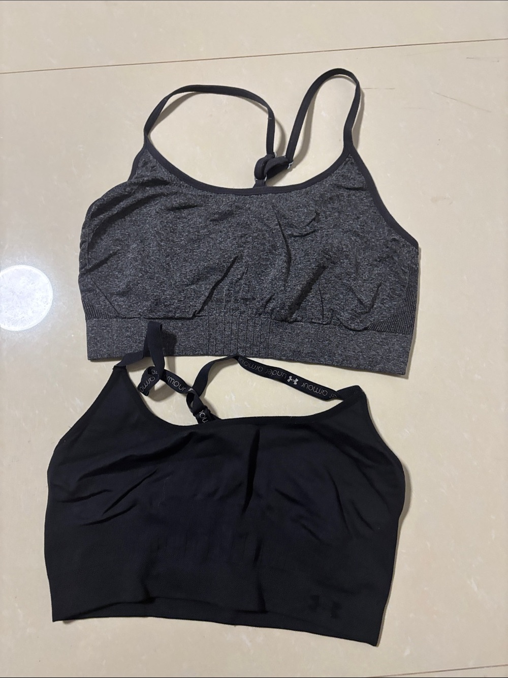 Sale Under Armour Black & Heather Gray Seamless Sports Bra Set
